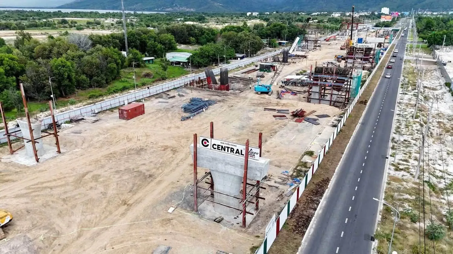 Cầu Nguyễn Tất Thành Cam Lâm: Khởi Công 25/12/2025, Xong 2027 — Ý Nghĩa Với Bãi Dài