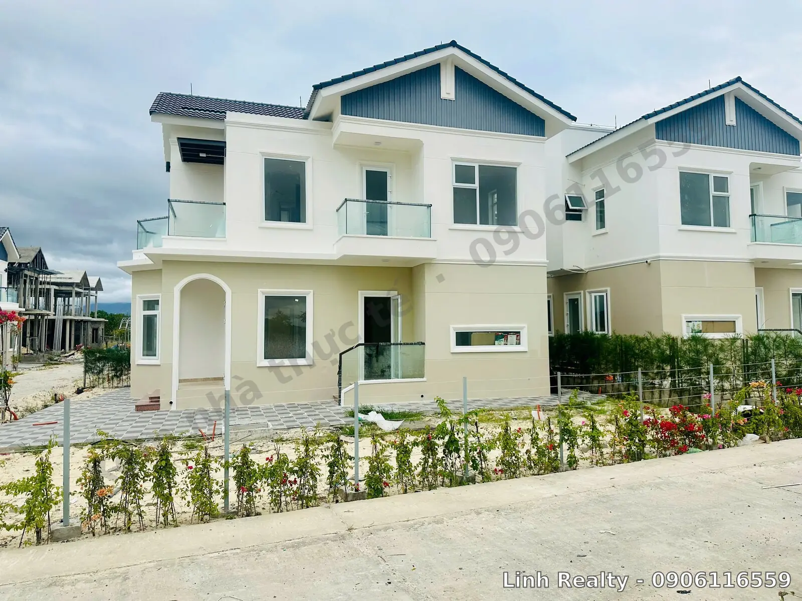 Biệt thự và hạ tầng nội khu MHDI Cam Ranh đang hoàn thiện